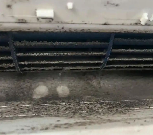 海安空调吹的风有股烧焦味是怎么回事